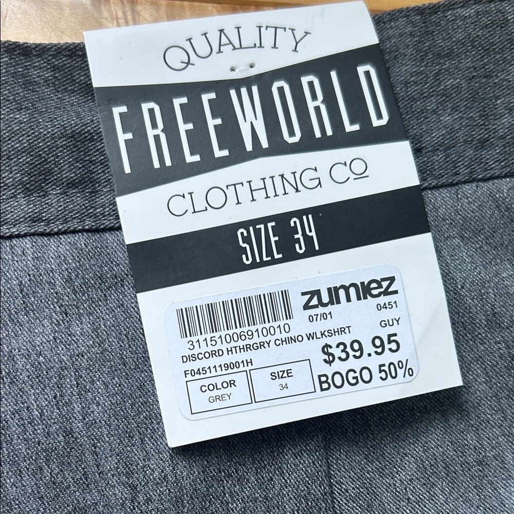 NWT Free World Men's Gray Shorts - Picture 3 of 3